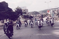 Tức mắt teen Việt tổ lái... cược mạng sống với tử thần