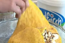 Hấp dẫn với bánh kebab sôcôla của người Việt tại Đức