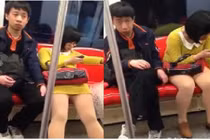 Gái trẻ ngồi hớ hênh, bị nam thanh niên sàm sỡ