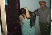 Cùng công an triệt phá ổ massage kích dục rợn người