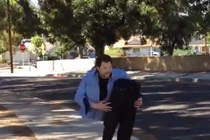 “Nín thở” với màn xẻ đôi người