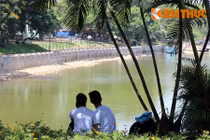 Cảnh trốn nóng của nam thanh nữ tú HN trong... vườn thú