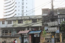 Dân tập thể Thụy Khê lo sập nhà vì... Cao ốc Hồ Tây