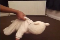 Cười đau ruột clip về bé khi mẹ vắng nhà