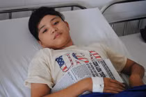 Cảm động cậu bé hiếu học mắc bệnh hiểm nghèo