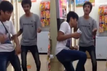 Thanh niên nhảy loăng quăng như trẻ con trong siêu thị