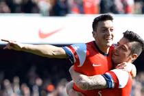 Arsenal thắng đậm Everton 4-1, lọt bán kết Cúp FA