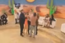 Khi phụ nữ “tung chưởng“