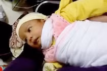 Trực tiếp gặp bé “1 tháng tuổi biết nói” ở HN