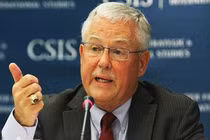 GS Carl Thayer khuyên Việt Nam đối phó Trung Quốc thế nào?