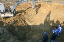 Kiểm tra chất lượng đường ống dẫn nước sạch Sông Đà