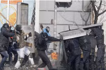 Video đụng độ đẫm máu ở Ukraine