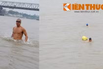 Kệ rét, dân HN ra sông Hồng “tắm tiên”... rèn sức khỏe