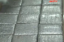 Bắt giữ 40 bánh cần sa qua cửa khẩu Lao Bảo