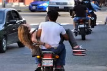 Hoa hậu bị bắn chết trong cuộc biểu tình