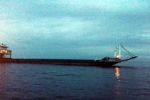 Tàu nước ngoài “xâm nhập” trái phép biển Quy Nhơn