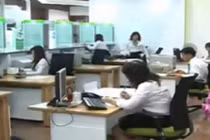 Các ngân hàng giải quyết vấn đề nợ xấu ra sao?