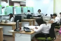 Các ngân hàng giải quyết vấn đề nợ xấu ra sao?