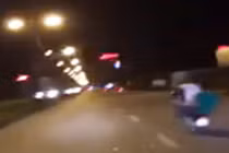 Hoảng hồn cảnh quái xế bốc đầu, đánh võng