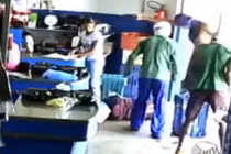 Cướp dùng súng vào cửa hàng tạp hóa đánh người, cướp của