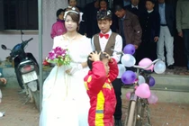 Ảnh độc đáo và hài hước về dép tổ ong “huyền thoại”