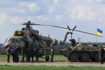 Chiến đấu cơ, xe tăng Ukraine vây hãm miền đông