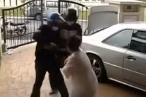 Cướp táo tợn cầm kiếm giật đồ giữa ban ngày