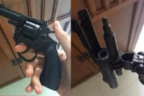 Tận mục cảnh lén lút mua bán súng pháo tại TP HCM