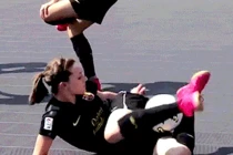 Ảnh động cười ra nước mắt (P50): Nữ cầu thủ siêu tài