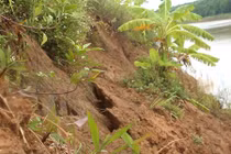 Người dân Đông Anh, Hà Nội “khóc” vì cát tặc lộng hành