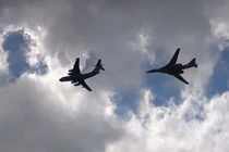 Dàn chiến đấu cơ Nga quần thảo trên bầu trời Crimea