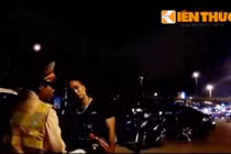 Bị bắt, thanh niên õng ẹo, gọi cảnh sát 141 là “cưng”