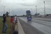 Bốc đầu xe hơi kinh điển