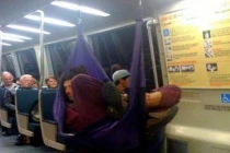 Hành động... không giống ai nơi công cộng (12)