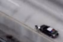 Ô tô cảnh sát ruợt đuổi tay đua xe đạp