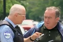 Sặc cười với clip cảnh sát vui tính