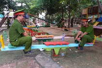 Loạt ảnh xì-tin gây sốt của các chiến sĩ công an