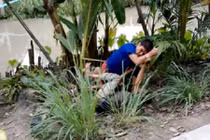 “Sâu rượu” đánh lộn nhau trên đường làng gây phản cảm