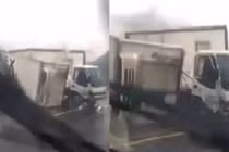 Kinh hoàng xe tải mất lái, cày nát dải phân cách