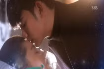 Những nụ hôn ngọt lịm trong “Vì sao đưa anh tới“