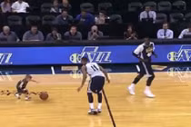 Clip trận đấu bóng rổ để đời của cậu bé 5 tuổi 