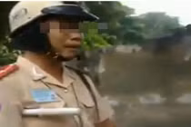 CSGT xé giấy phạt nhằm “ăn” tiền?