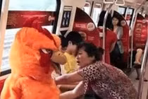 Hỏng đồ vì không chịu nhường chỗ