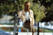 Thích thú tượng đồng điêu khắc không hoàn hảo 