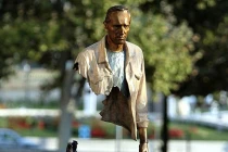 Thích thú tượng đồng điêu khắc không hoàn hảo 