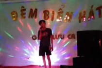 “Sốt” với anh chàng hát “Bóng mưa”, hay như ca sĩ