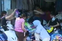 Hàng thùng tuồn về Việt Nam: Nguy cơ tiềm ẩn