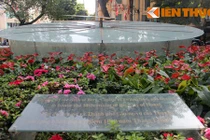 Tận mắt đồng hồ Thụy Sỹ khổng lồ ở hồ Gươm bị “để mốc“