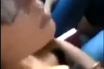 Dê xồm săm soi từng cen-ti-mét gò bồng đảo thiếu nữ