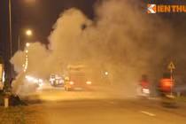 Khói rơm rạ “hun sống” người đi đường Hà Nội